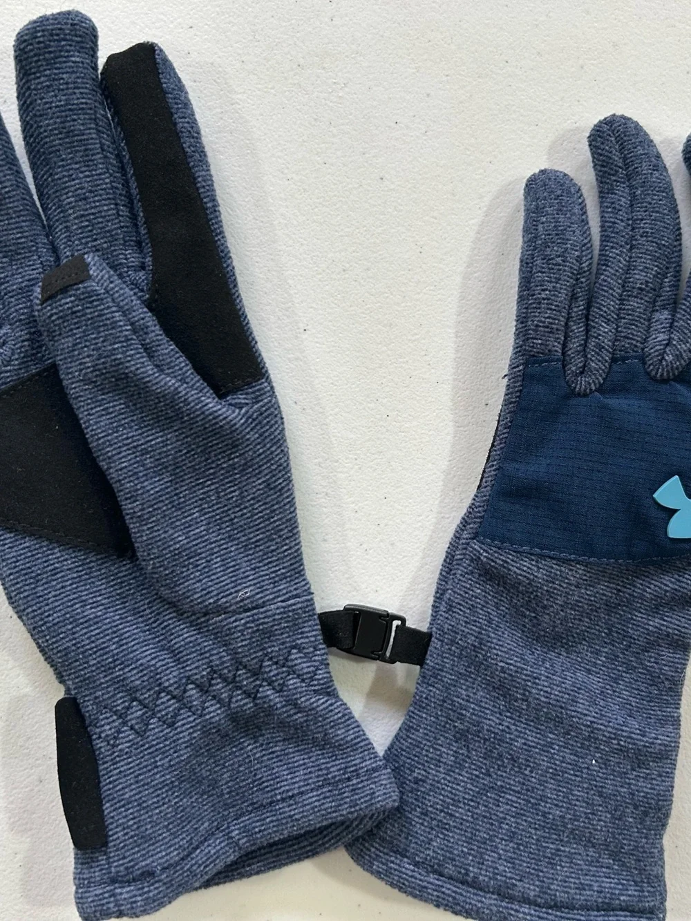 Under Armour Kids Navy Blue Heather Gloves with Light Blue Logo